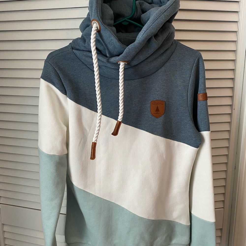 Wanakome Tri-Tone Hoodie in Blue, White, and Gray